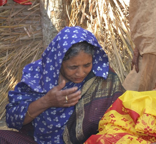 Sonia's grandmother, emotional at the prospect of Sonia leaving her parents home, sings sorrowful rural songs at the wedding.