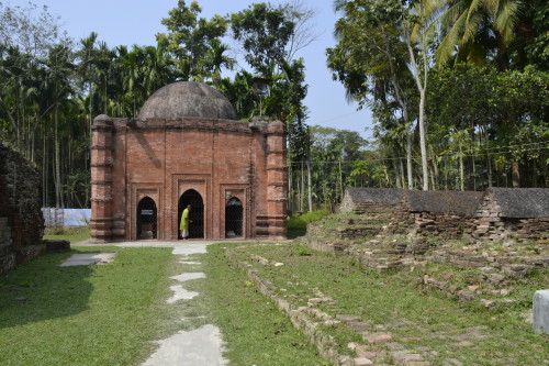 A mosque with the trademark dome in Bagerhat